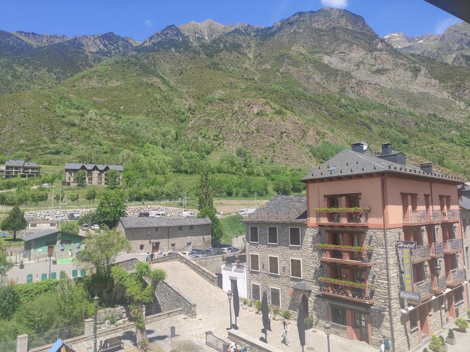 Apartamentos Casa Roldan I Benasque Eksteriør bilde